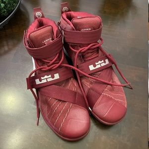Nike Lebron Soldier Burgandy